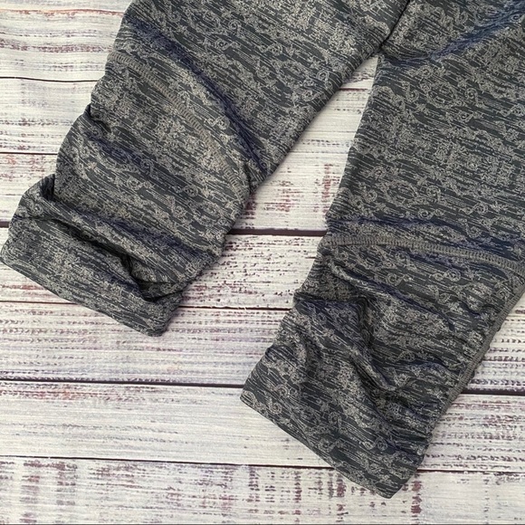 Run Tights Yoga Workout Capris - Picture 5 of 8